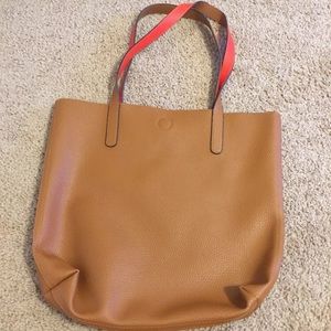 Reversible tote